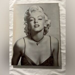Marilyn Monroe Canvas Wall Art 16x12 | Iconic Hollywood Glam Decor